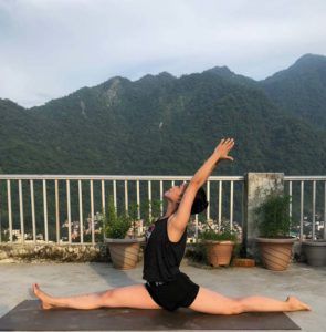 Hanumanasana (this pose is on both blogs so use this for the other post)