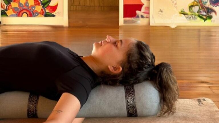 Yoga bei Menstruationsbeschwerden