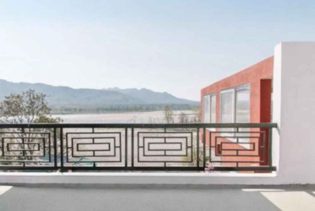 Best Yoga Teacher Training in India: Gyan Yog Breath 49 Gyan Yog Breath Roof View